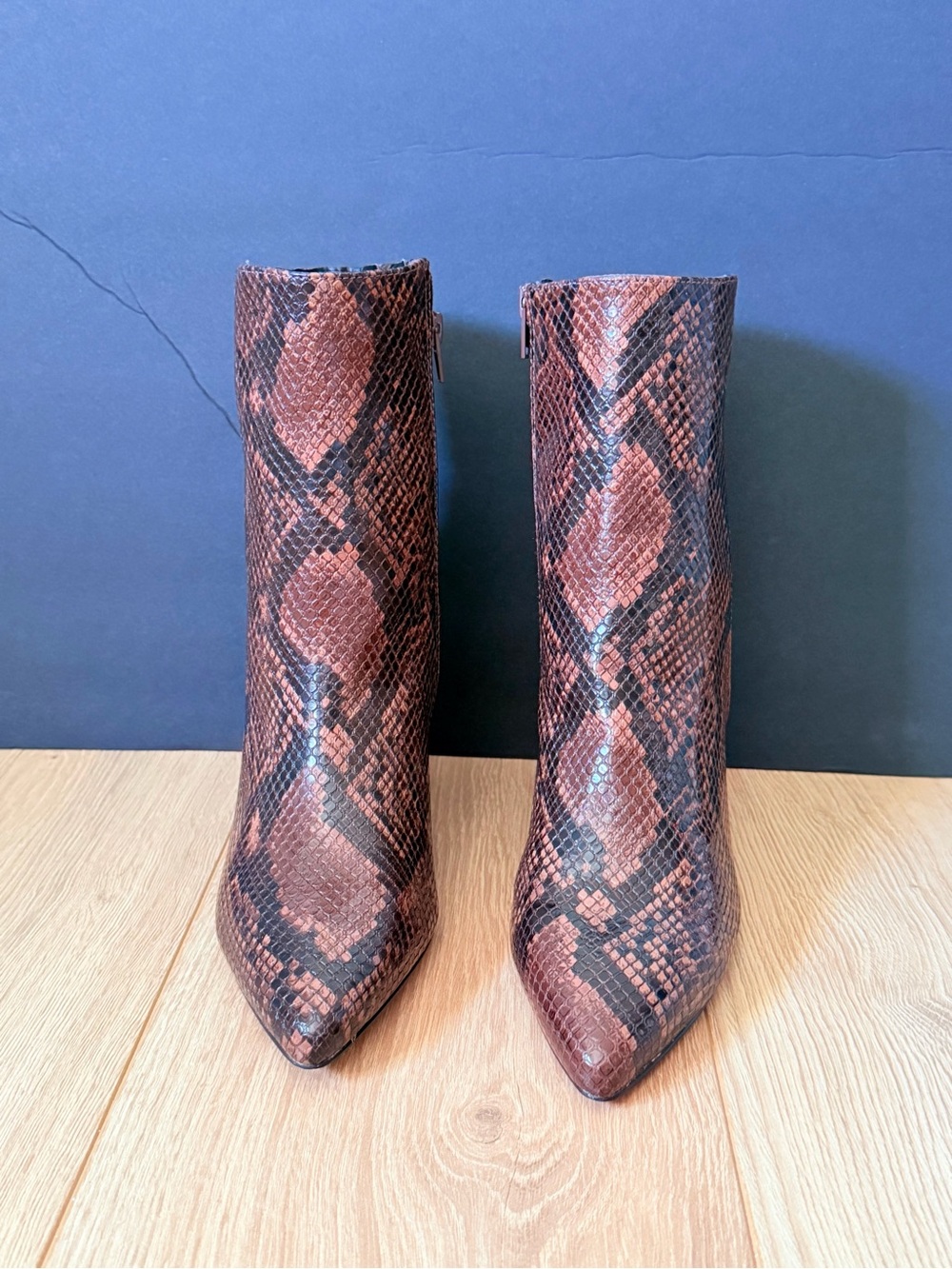 Express Brown Snakeskin Pointed Toe block Heels Ankle Booties Size 8